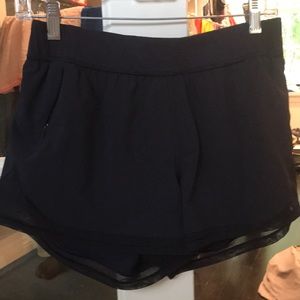 Size 6 lulu lemon reversible navy shorts